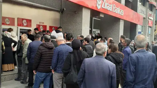 Emeklinin bayram ikramiyesi ne zaman yatacak: Zam ihtimali tarihi değiştirdi
