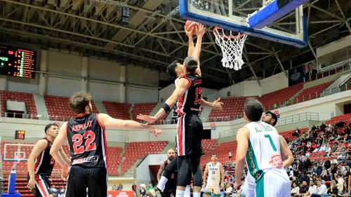 Karatay Belediyespor potada play-off mücadelesinde