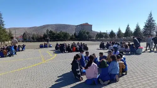 Konya'daki okullarda deprem tatbikatı: Öğrenciler bilinçleniyor