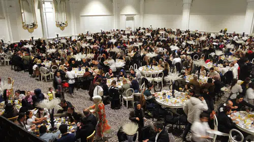 Konya'da bin kişi çocuklar için aynı sofrada buluştu