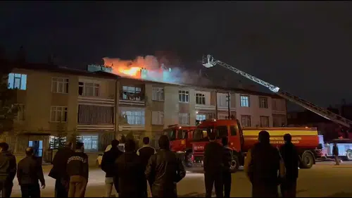 Konya'da gece yarısı yangın paniği: Ekipler seferber oldu