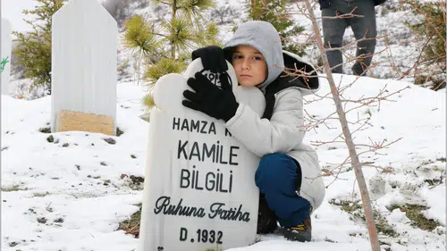 Konya'da gelenek bozulmadı: Kar altında vefa buluşması yaşandı