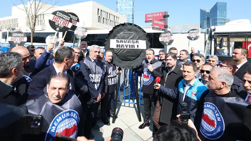 ABD Büyükelçiliği önüne siyah çelenk bırakıldı! Memur-Sen'den açıklama