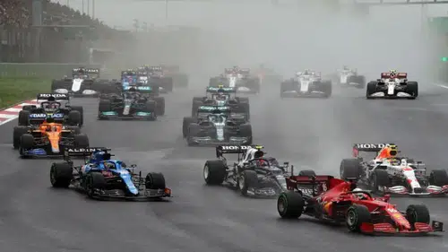 Formula 1'e savaş engeli: Bahreyn ve Suudi Arabistan yarışları iptal edildi