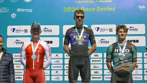 Konya Büyükşehirli sporcu gururlandırdı: İki başarı birden