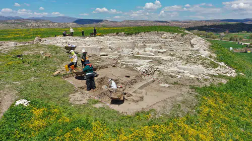 Aziz Pavlus’un Konya'daki durağı Lystra’da 2026 kazı sezonu başladı