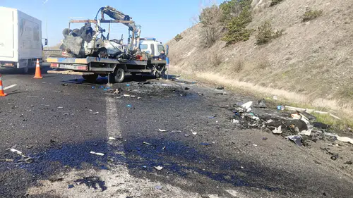 Konya plakalı araçtan geriye parçalar kaldı: kazada 5 kişi öldü