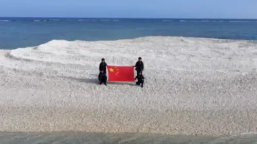 Çin tepkilere rağmen yapıyor: Yeni yapay ada ve askeri üs inşası