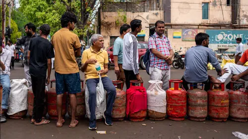 İran savaşının etkileri: Asya'da yıkım, şiddet, yağma ve grev