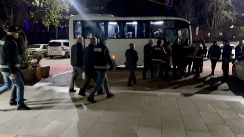 Ehliyet sınavında yapay zekâlı "joker aday" operasyonu: 14 tutuklama