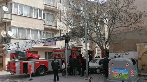 Konya'nın merkezinde yangın: Yabancı uyruklu vatandaşlar mahsur kaldı