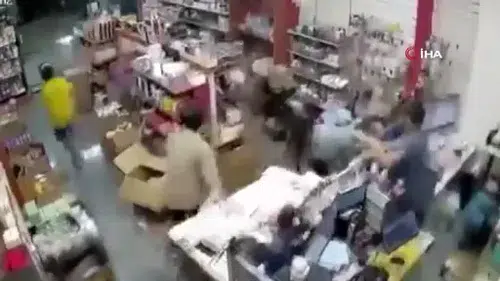 7.4 büyüklüğündeki depremin görüntüleri: Tsunami uyarısı yapıldı