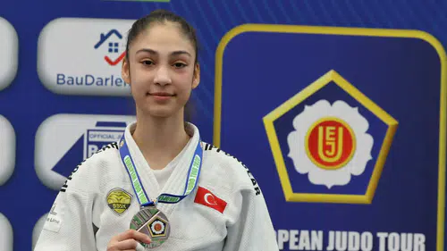 Konyalı milli sporcudan büyük başarı: Büyükşehir'in gururu