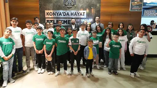 Öğrencilerin 23 Nisan coşkusu: 42 çocuğa Konyaspor forması