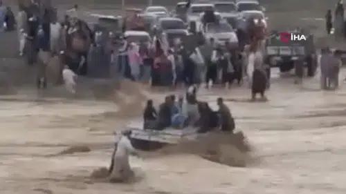 Şiddetli yağışlar nedeniyle 40 kişi hayatını kaybetti