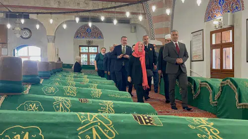 Karaman'dan Konya'ya sevgi yürüyüşü: Hz. Mevlana anıldı