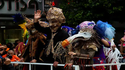 Bu kortej çok renkli: Portakal Çiçeği Karnavalı