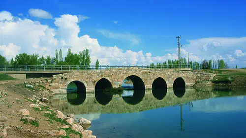 Konya'da yine obruk oluştu: Yağışlar toprağa çare olmadı
