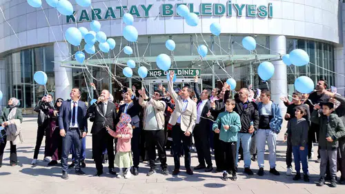 Konya'da gökyüzü şenlendi: Balonlar otizm için havalandı