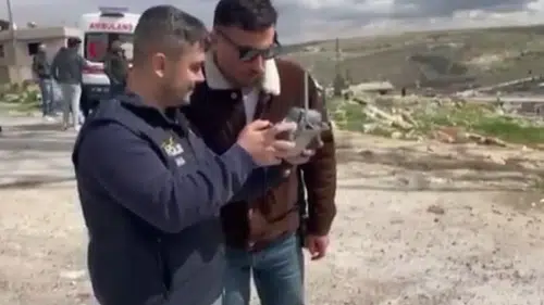 İntihar için elektrik direğine çıktı: Polis şahsı dronu ile vazgeçirdi