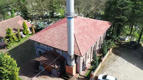 Tek bir çivi çakılmadı: Bu cami 200 yıldır ayakta