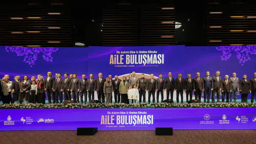 Konya’da Anlamlı Buluşma: Bakan Memişoğlu anne ve baba adayları bir arada