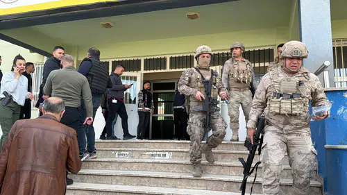 Şanlıurfa'da korkunç olay: Okula girer girmez sıkmaya başladı