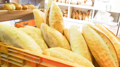 Konya'da ekmek fiyatlarına zam geldi: Şehir merkezi ile yarışıyor