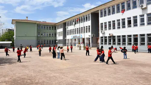 Çocuklar için okullarda "Dijital esenlik" uygulamasa geliyor