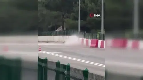 Motodrag yarışlarında inanılmaz kaza: Her şey bir anda oldu