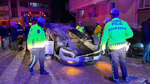 Akıllara durgunluk veren kaza: Park halindeki araçlara vurdu burnu bile kanamadı