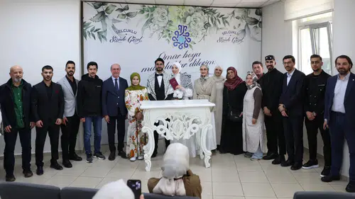 Konya'da merak uyandıran nikah: Biri Suriyeli diğeri Filistinli