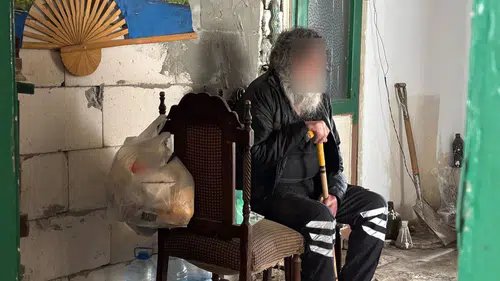Çöp evden dram çıktı: Bir yıldır çocukları uğramadı o da dışarı çıkmadı