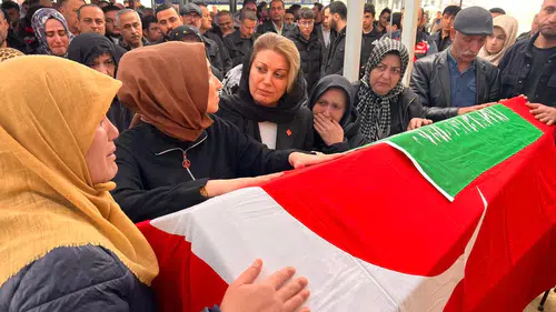 11 yaşındaki Almina son yolculuğuna uğurlandı: Gözyaşları sel oldu