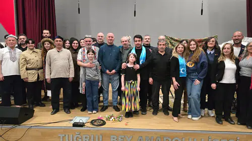 Doğu Türkistan acısı sahnede: Yönetmen Mehmet Akif Çanakçı'dan anlamlı tanıklık