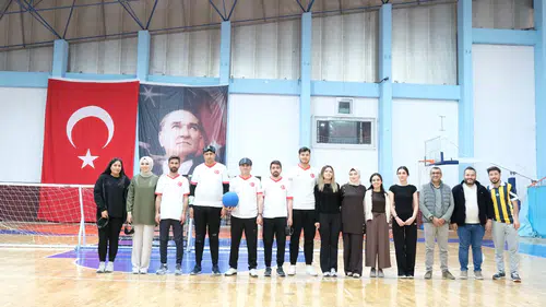 Konya'da anlamlı müsabaka: Görme engelliler sahneye çıktı