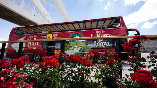 Konya'da emeklilere yönelik turlar başladı: Şehri keşfediyorlar