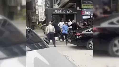 Taraflar ayrılmadı: Kavga eden şahsı karga tulumba götürdüler