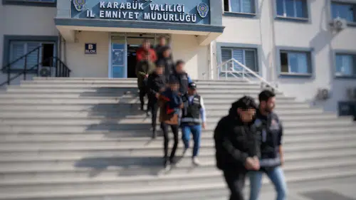 Yapay zekalı dolandırıcılar türedi: Konya'da büyük operasyon