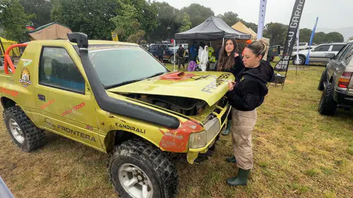Erkeklere meydan okuyorlar: Off-road dünyasının prensesleri