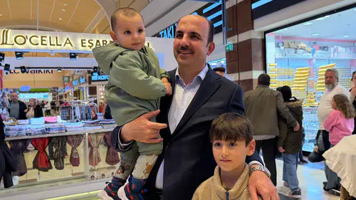 AVM ziyaret eden Başkan Altay vatandaşla buluştu