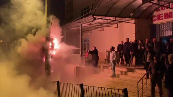 Cemevinde korku dolu anlar: Elektrik panosu böyle patladı