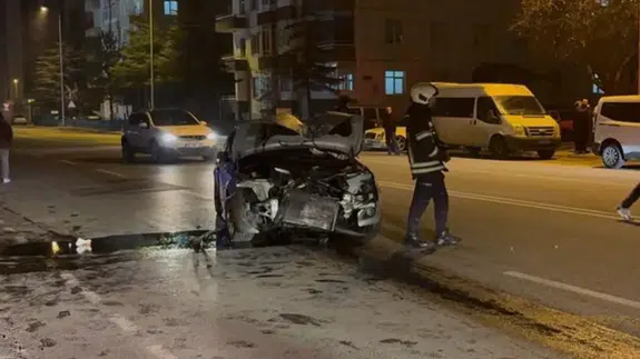 Kaza yaptı, görevini yapan polise: "Sana gerekeni yapacağım" dedi