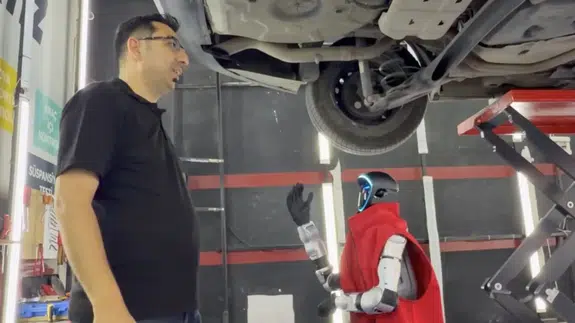 Yapay zekâlı robot Koç ekspertizde işe başladı