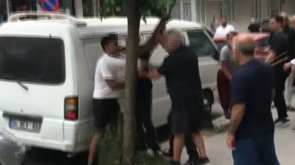 Hırsızlarla vatandaş arasında demir sopalı, taşlı kavga