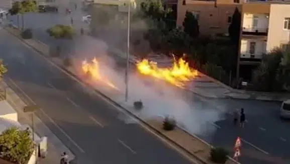 İnternet altyapı çalışması yapılıyordu: Yol alev aldı