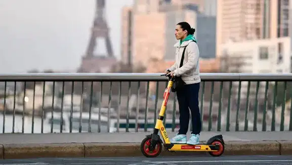 Elektrikli scooter kullananlar için yeni düzenleme