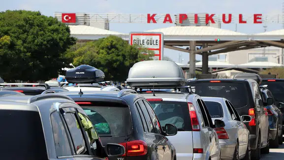 Yurtdışında yaşayanların askerliğinde yeni dönem: Düzenleme meclise geliyor