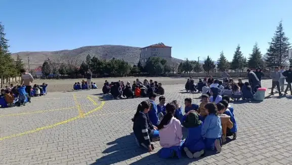 Konya'daki okullarda deprem tatbikatı: Öğrenciler bilinçleniyor