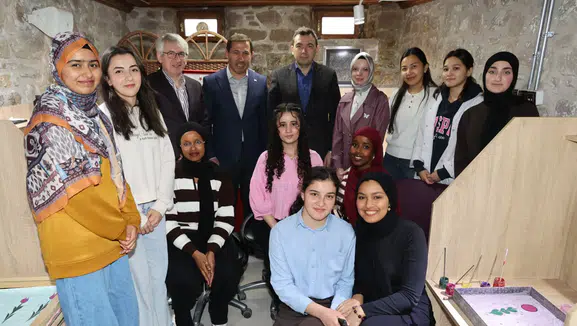 48 ülkeden öğrenciler Konya'da sanatta birleşti